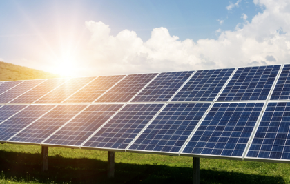 Memahami Fungsi Panel Surya dalam Pembangkit Listrik Tenaga Surya (PLTS)